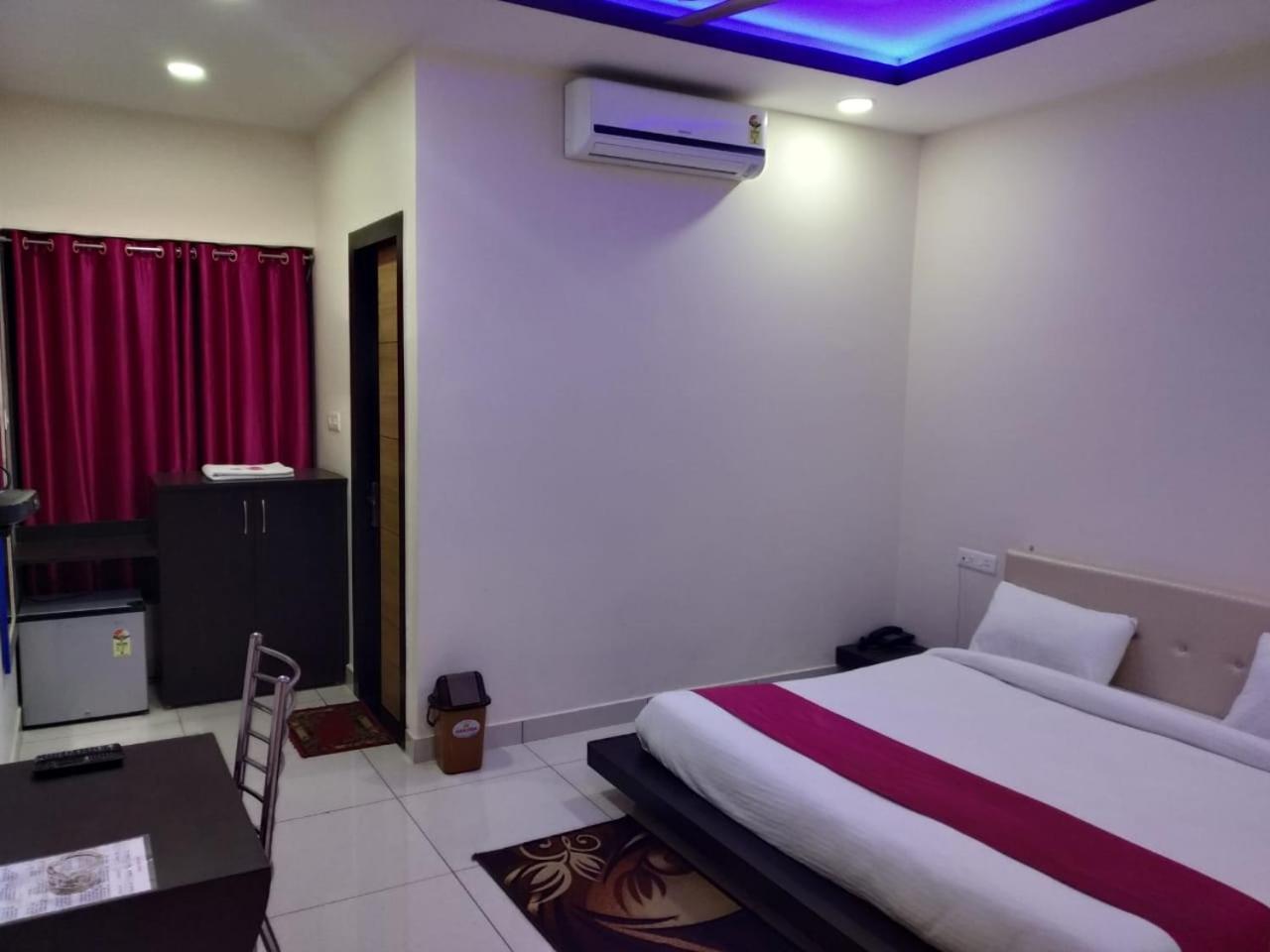 Hotel Reyansh Tanakpur Buitenkant foto