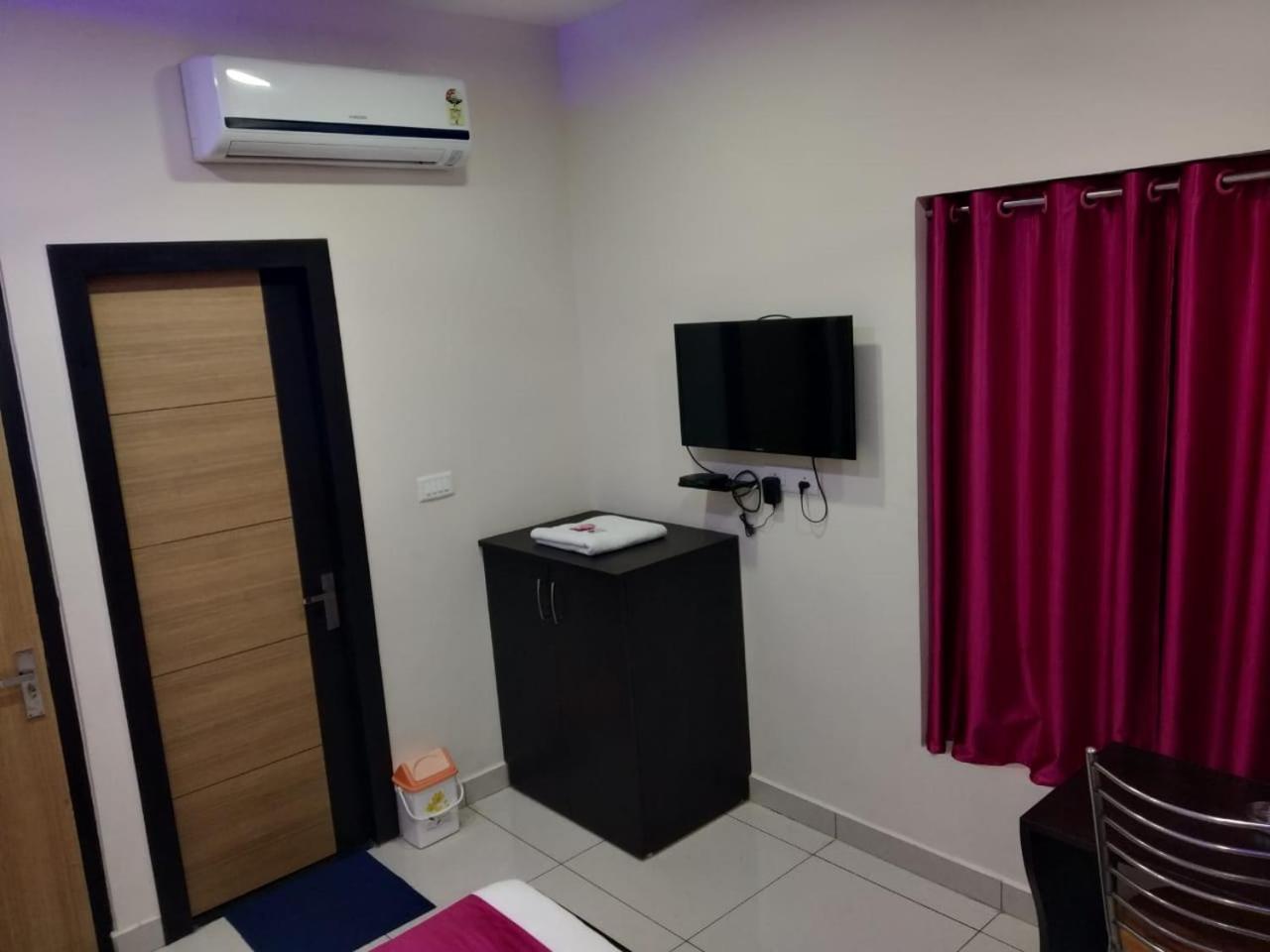 Hotel Reyansh Tanakpur Buitenkant foto