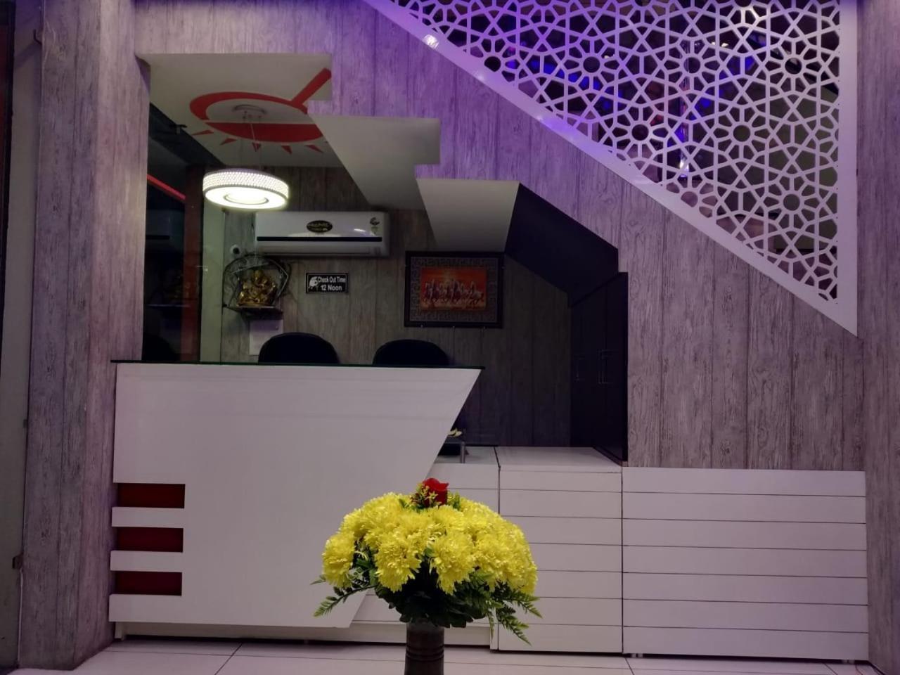 Hotel Reyansh Tanakpur Buitenkant foto