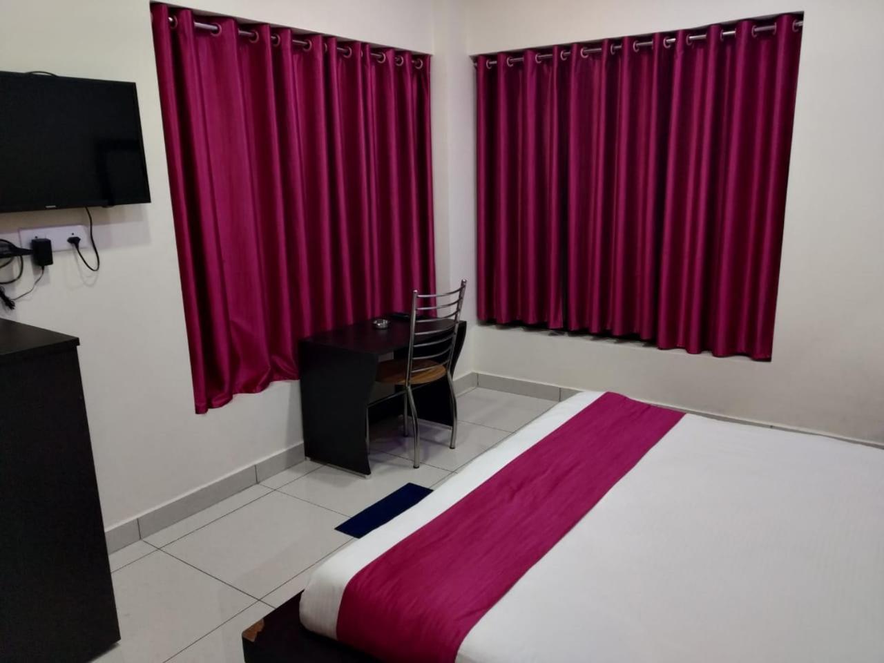 Hotel Reyansh Tanakpur Buitenkant foto