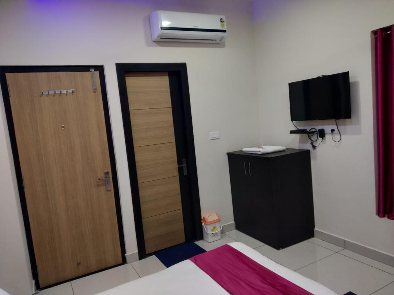 Hotel Reyansh Tanakpur Buitenkant foto