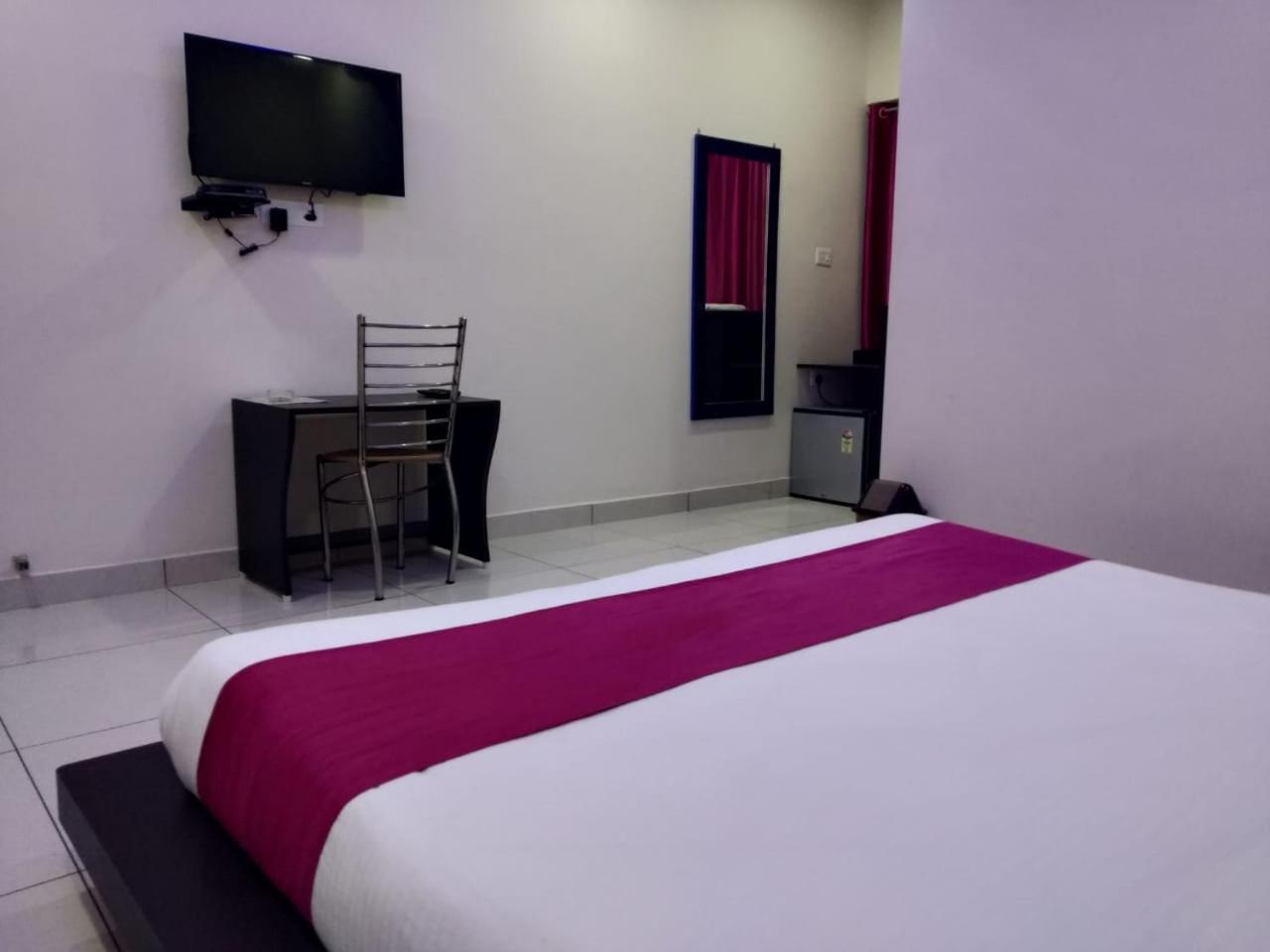 Hotel Reyansh Tanakpur Buitenkant foto