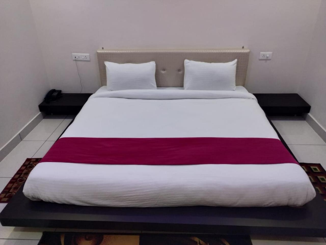 Hotel Reyansh Tanakpur Buitenkant foto