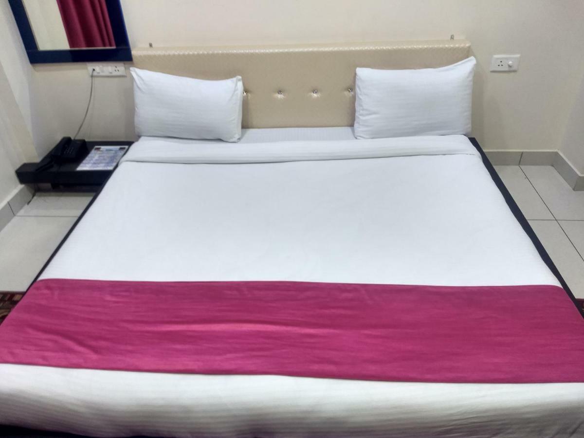 Hotel Reyansh Tanakpur Buitenkant foto