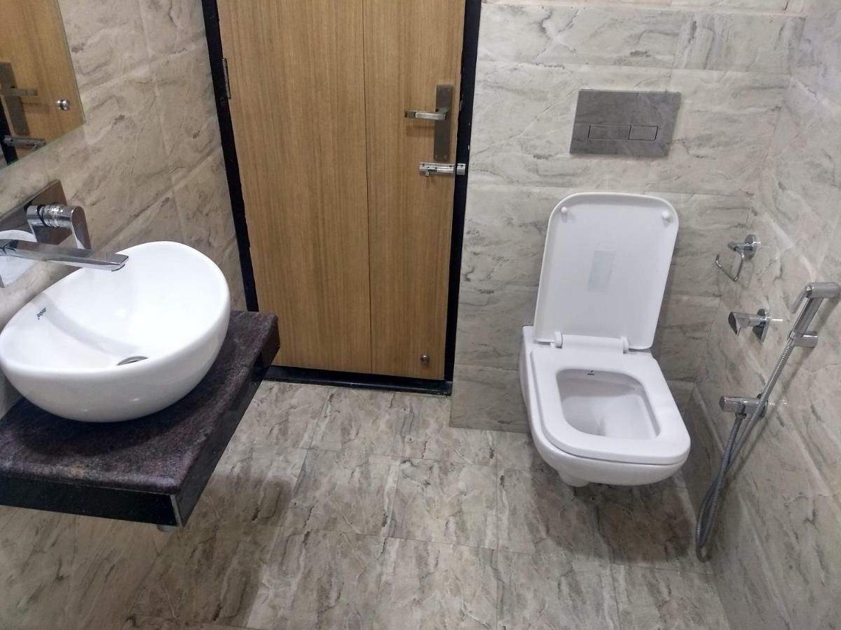 Hotel Reyansh Tanakpur Buitenkant foto