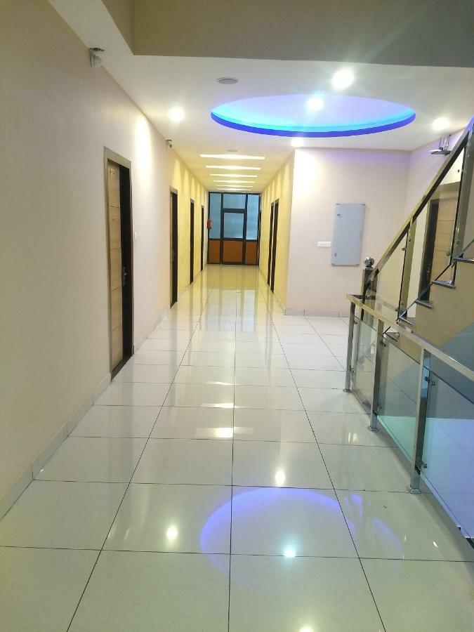 Hotel Reyansh Tanakpur Buitenkant foto