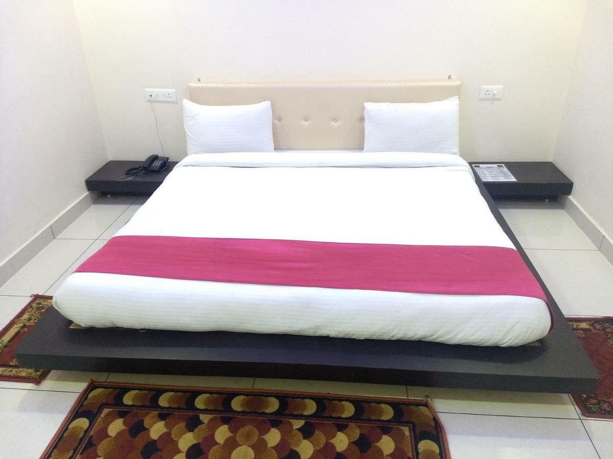Hotel Reyansh Tanakpur Buitenkant foto