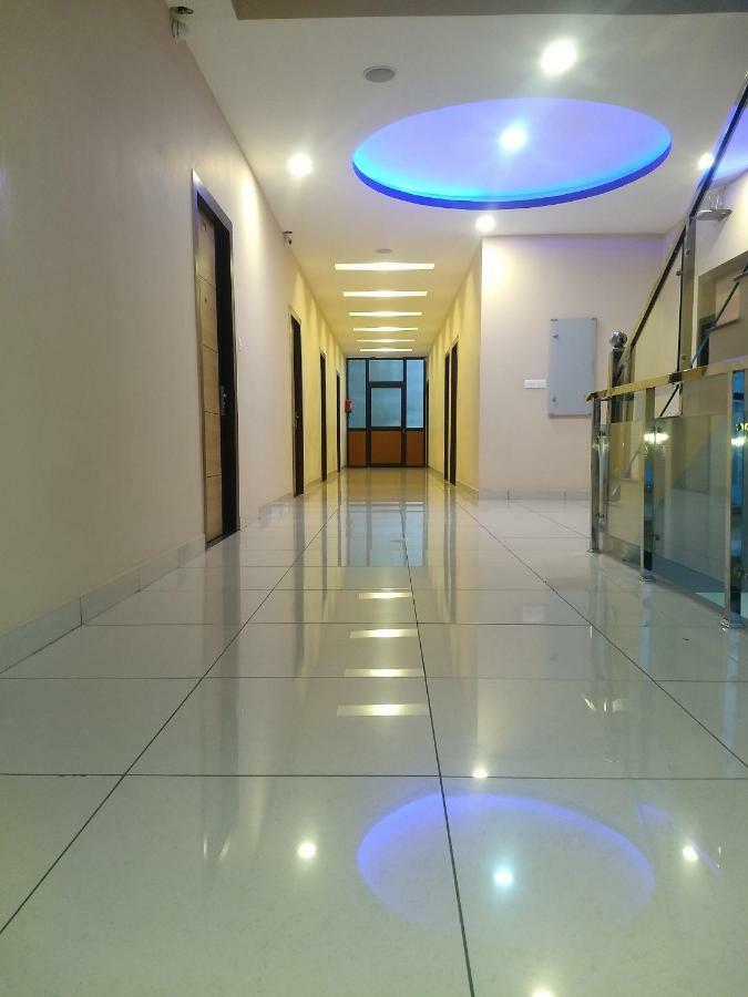 Hotel Reyansh Tanakpur Buitenkant foto